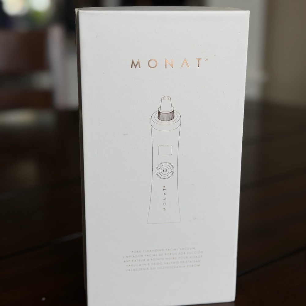 MONAT White Pore Cleansing Device for Women